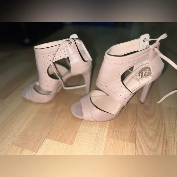 Vince Camuto Nude Leather Heels - Picture 1 of 7